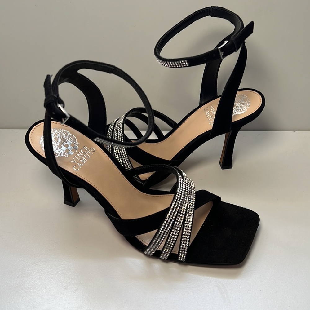 *NWT* Vince Camuto Dress Sandals